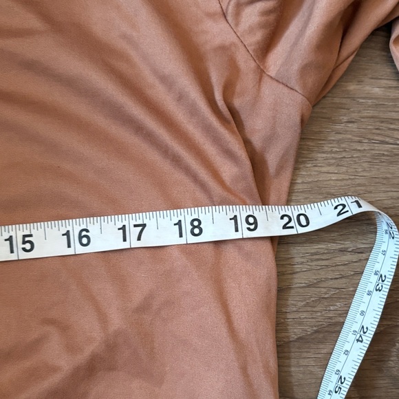 🎉 SALE Women's Tan Long Sleeve Top - Picture 4 of 8